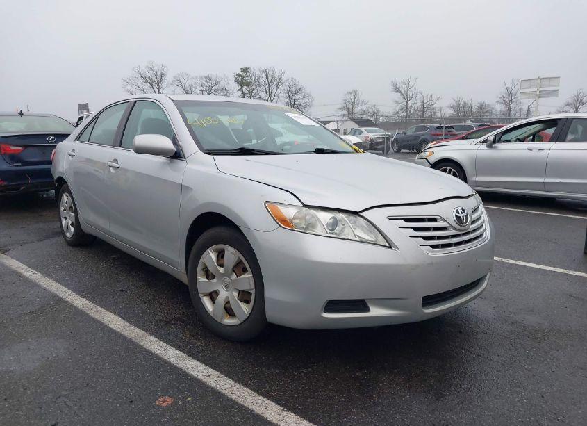 2007 Toyota Camry LE (VIN 4T1BE46K77U080681) main photo