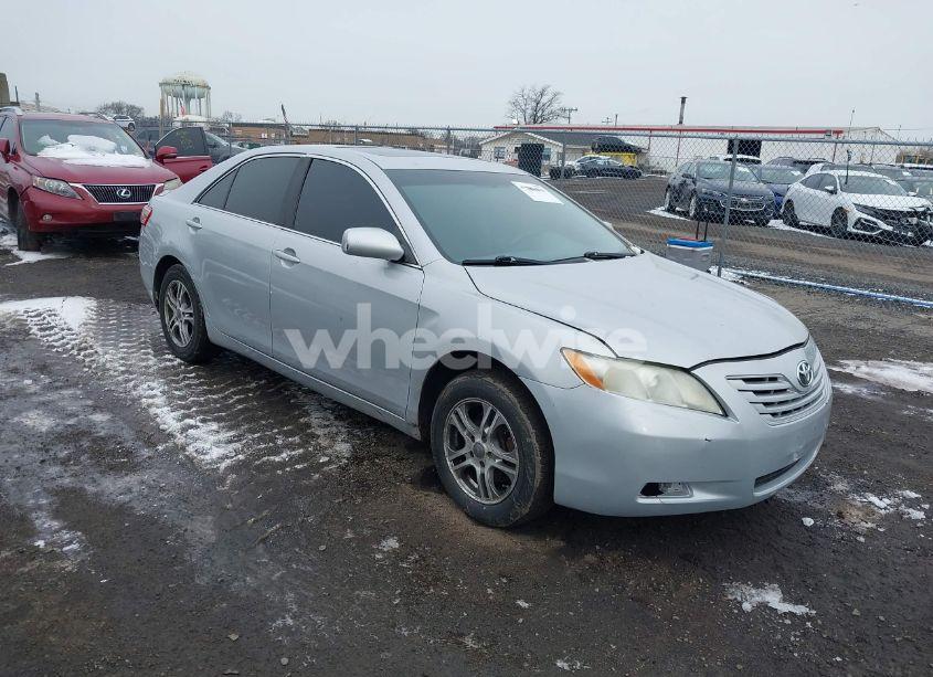 2007 Toyota Camry LE (VIN 4T1BE46K77U105157) main photo