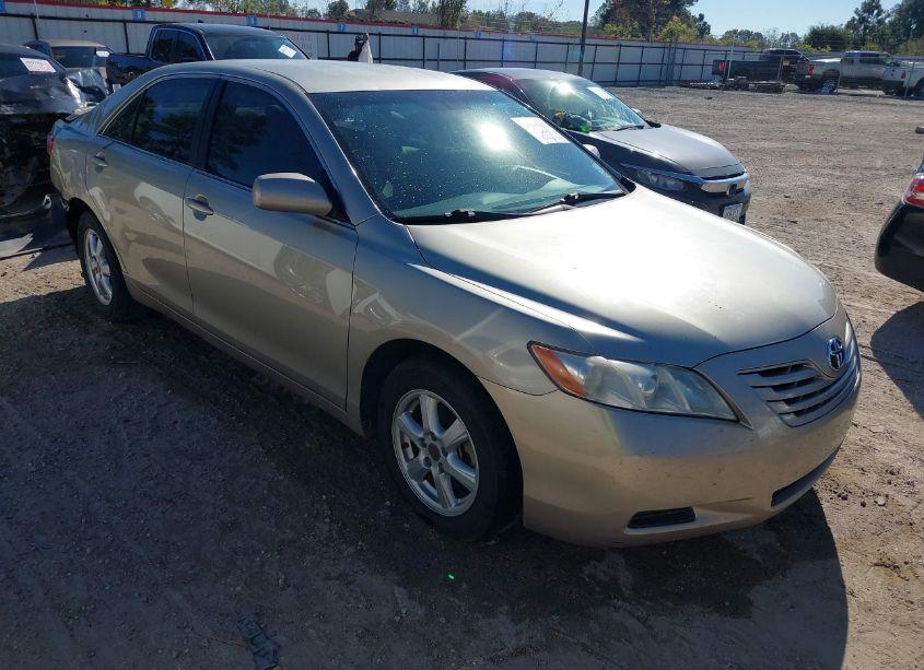 2007 Toyota Camry LE (VIN 4T1BE46K77U110228) main photo