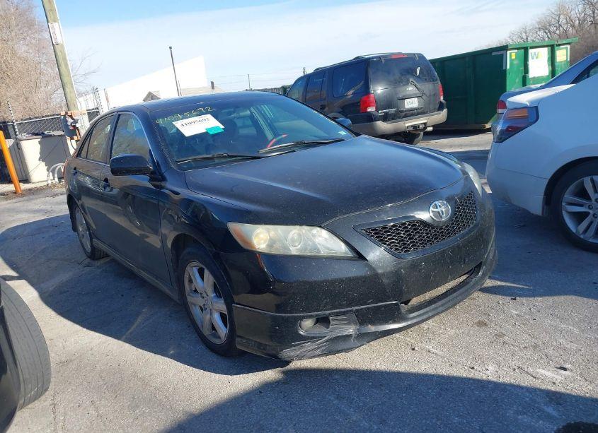 2007 Toyota Camry SE (VIN 4T1BE46K77U112660) main photo