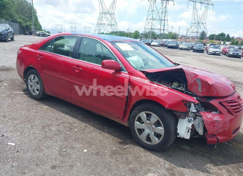 2007 Toyota Camry LE (VIN 4T1BE46K77U132617) main photo