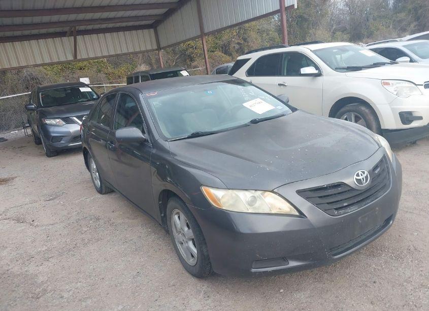 2007 Toyota Camry LE (VIN 4T1BE46K77U584471) main photo
