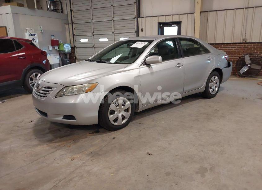 Photo 2 of 2009 Toyota Camry LE (VIN 4T1BE46K79U290586)