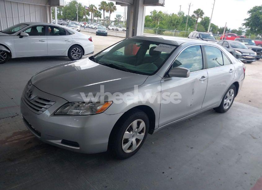 Photo 2 of 2009 Toyota Camry LE (VIN 4T1BE46K79U306043)