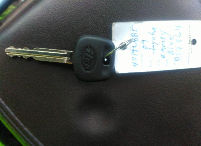 Photo 11 of 2009 Toyota Camry SE (VIN 4T1BE46K79U817364)