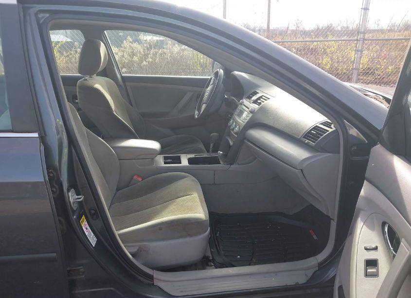 Photo 5 of 2009 Toyota Camry LE (VIN 4T1BE46K79U818546)