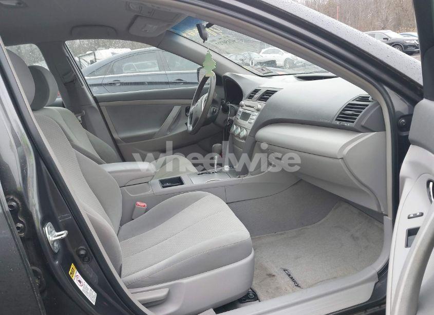 Photo 5 of 2009 Toyota Camry LE (VIN 4T1BE46K79U831264)