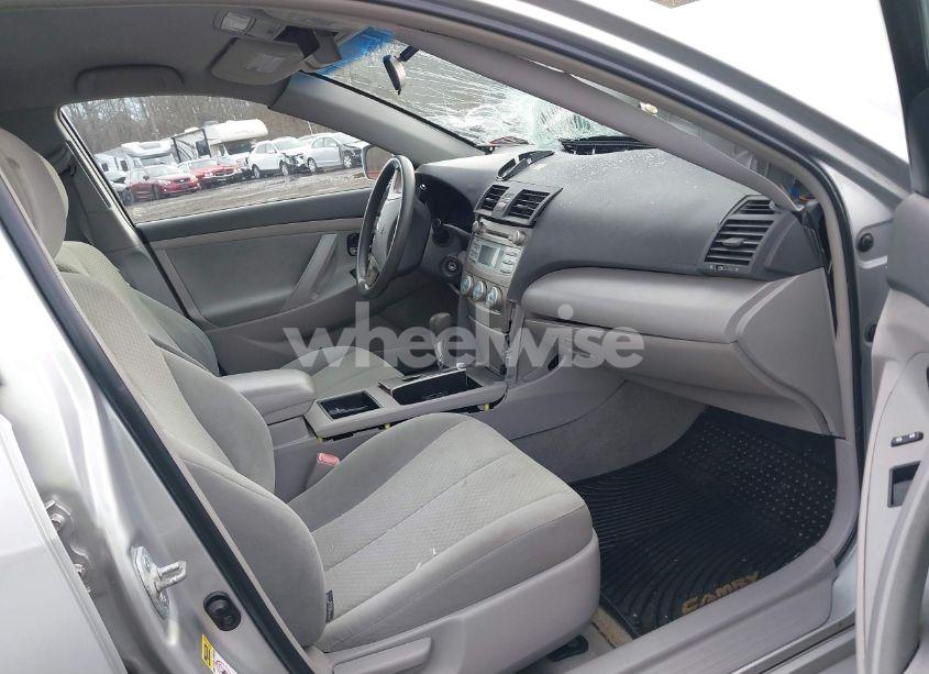 Photo 5 of 2009 Toyota Camry LE (VIN 4T1BE46K79U839039)
