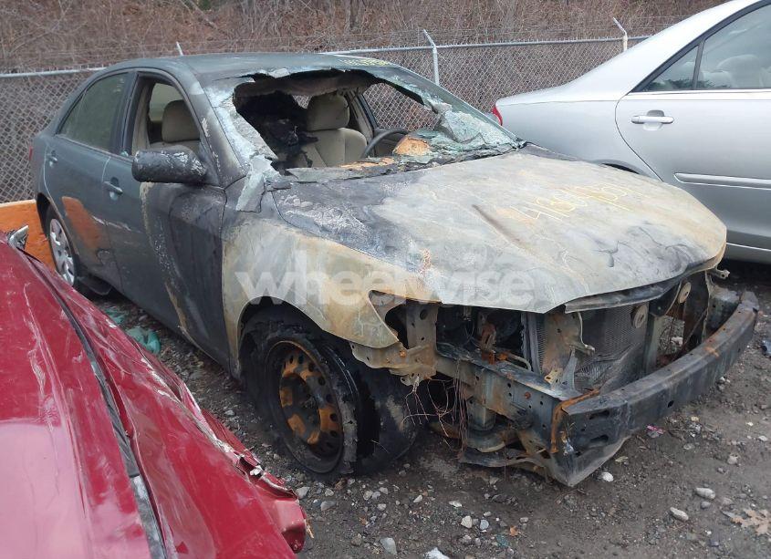 2009 Toyota Camry LE (VIN 4T1BE46K79U864877) main photo