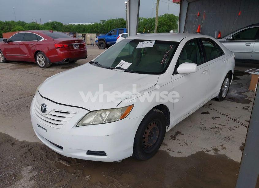 Photo 2 of 2009 Toyota Camry LE (VIN 4T1BE46K79U870842)