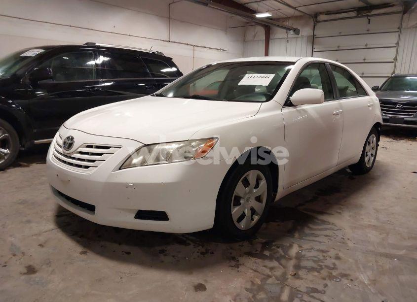 Photo 2 of 2009 Toyota Camry LE (VIN 4T1BE46K79U881713)