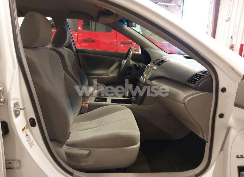 Photo 5 of 2009 Toyota Camry LE (VIN 4T1BE46K79U881713)