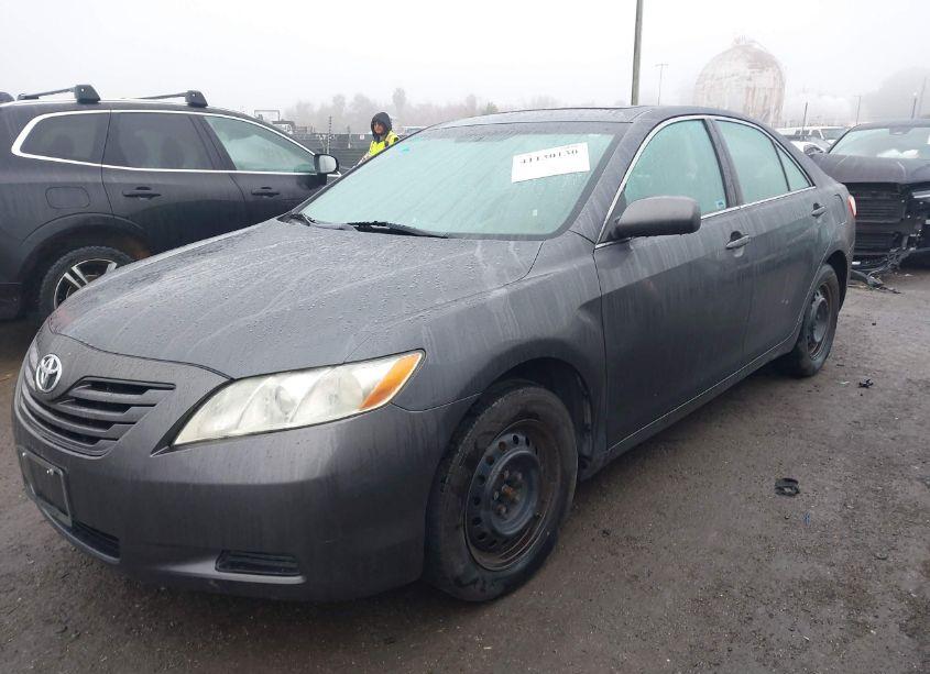 Photo 2 of 2009 Toyota Camry LE (VIN 4T1BE46K79U890461)