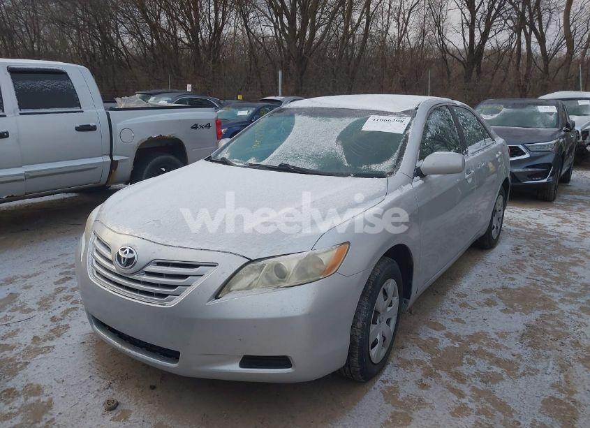 Photo 2 of 2009 Toyota Camry LE (VIN 4T1BE46K79U915830)