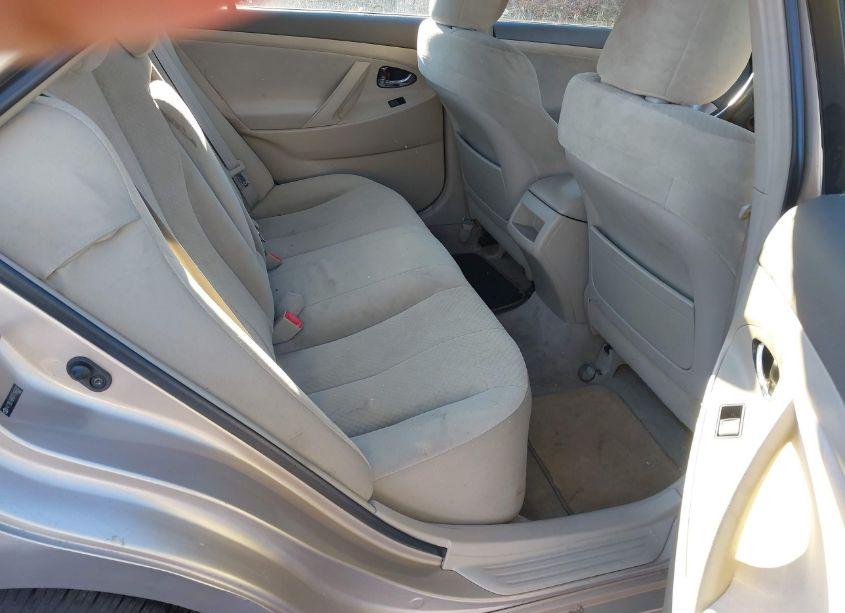 Photo 8 of 2007 Toyota Camry LE (VIN 4T1BE46K87U166937)