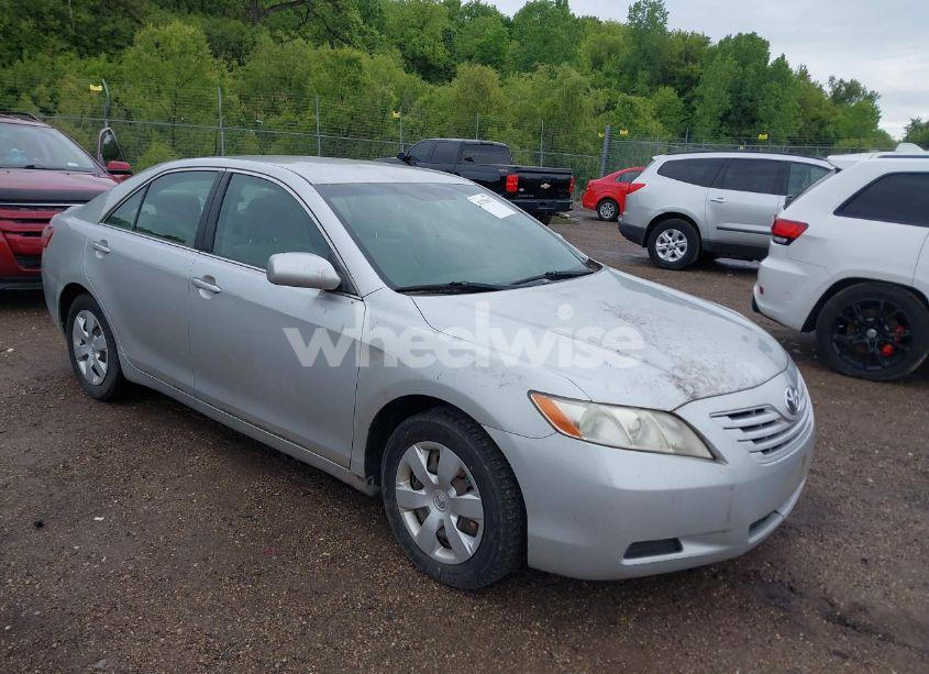 2007 Toyota Camry LE (VIN 4T1BE46K87U188131) main photo