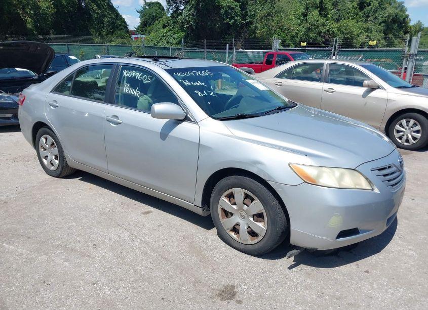 2007 Toyota Camry LE (VIN 4T1BE46K87U523386) main photo