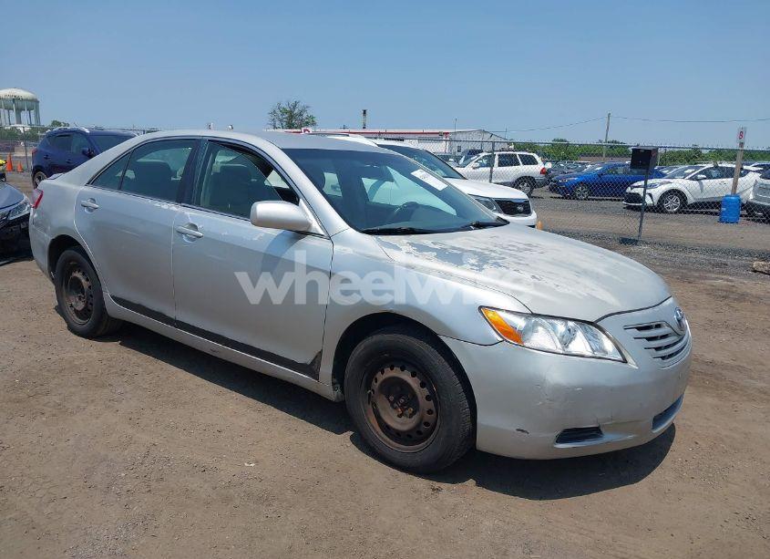 2007 Toyota Camry LE (VIN 4T1BE46K87U592658) main photo