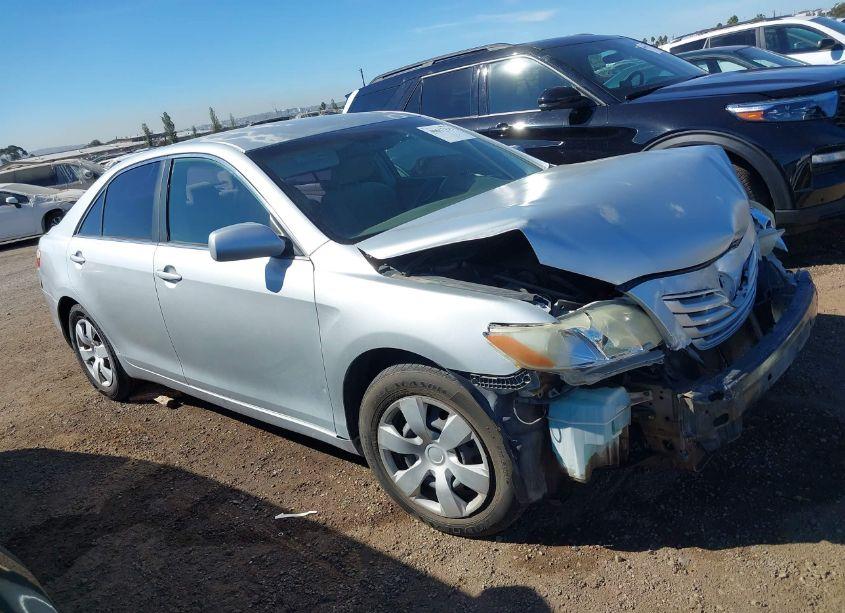 2007 Toyota Camry LE (VIN 4T1BE46K87U718453) main photo