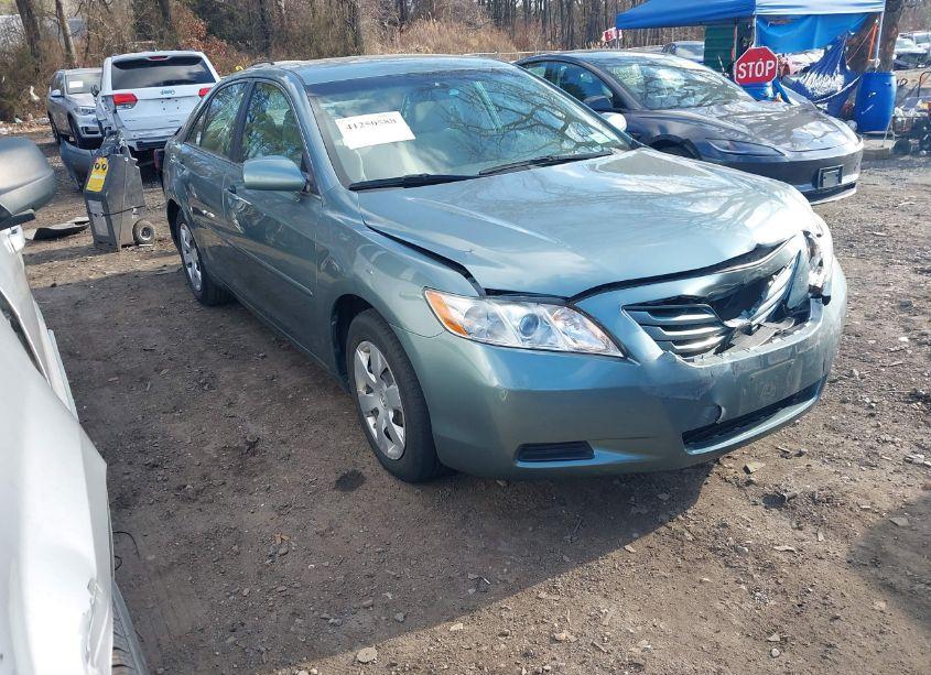 2008 Toyota Camry LE (VIN 4T1BE46K88U743001) main photo