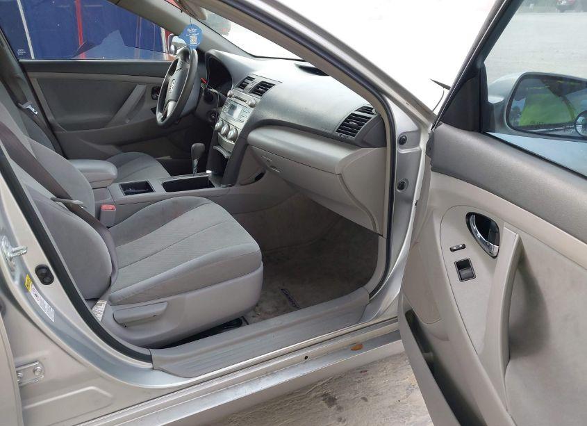 Photo 5 of 2009 Toyota Camry LE (VIN 4T1BE46K89U350701)