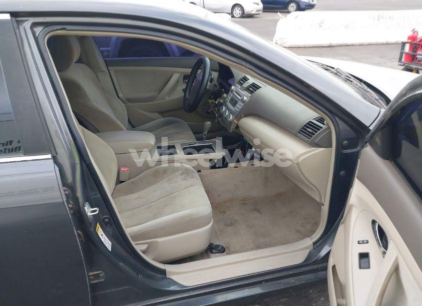 Photo 5 of 2009 Toyota Camry LE (VIN 4T1BE46K89U372780)