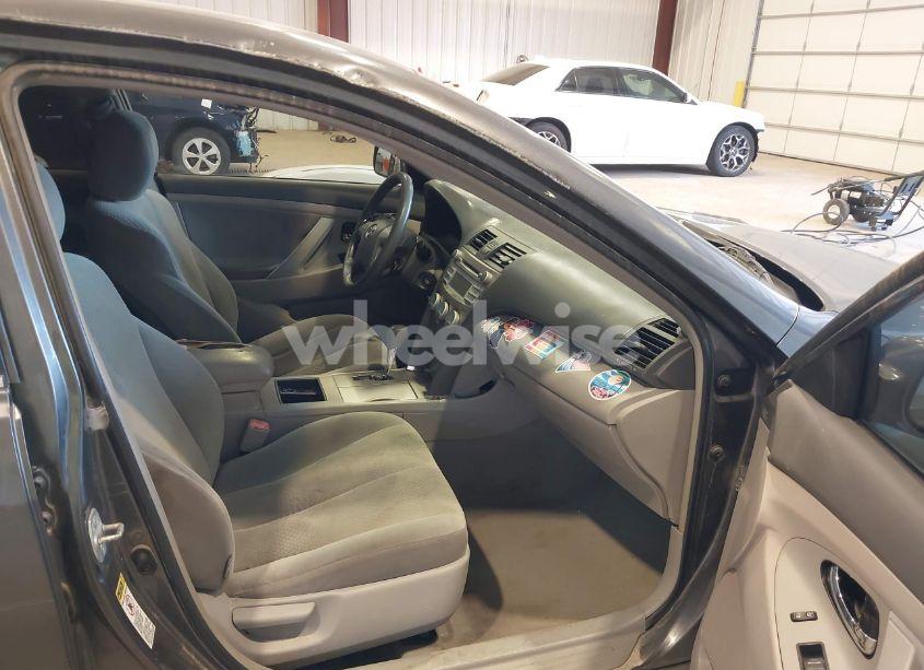 Photo 5 of 2009 Toyota Camry LE (VIN 4T1BE46K89U802226)