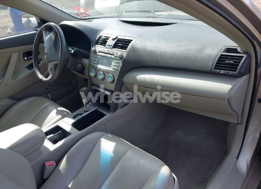 Photo 5 of 2009 Toyota Camry LE (VIN 4T1BE46K89U822153)