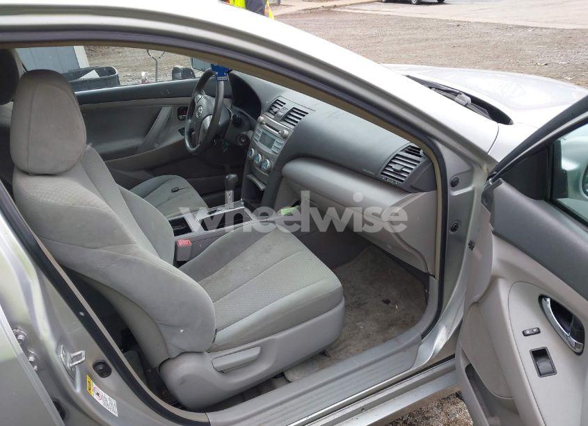 Photo 5 of 2009 Toyota Camry LE (VIN 4T1BE46K89U844136)