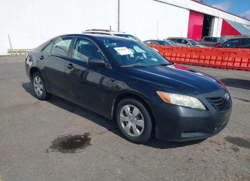 2007 Toyota Camry LE (VIN 4T1BE46K97U631080) main photo