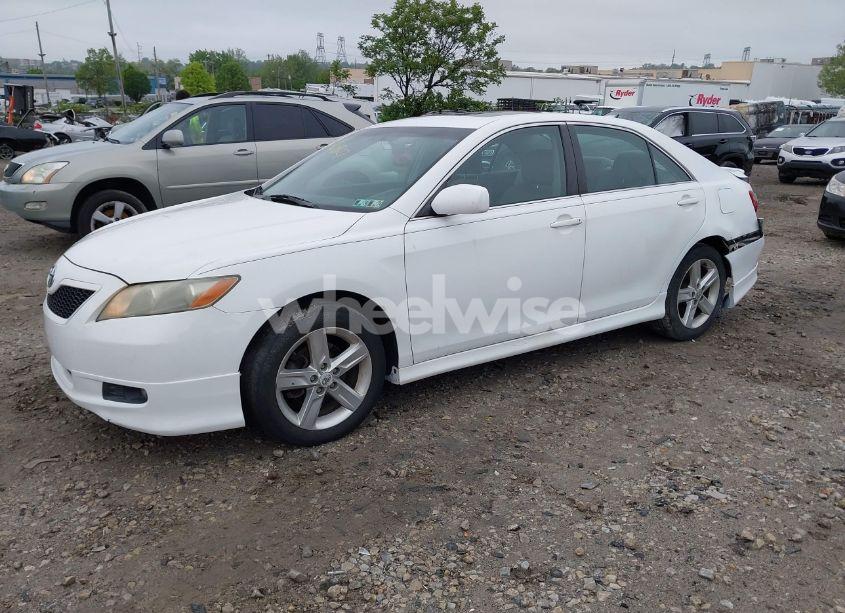 Photo 2 of 2008 Toyota Camry SE (VIN 4T1BE46K98U776556)
