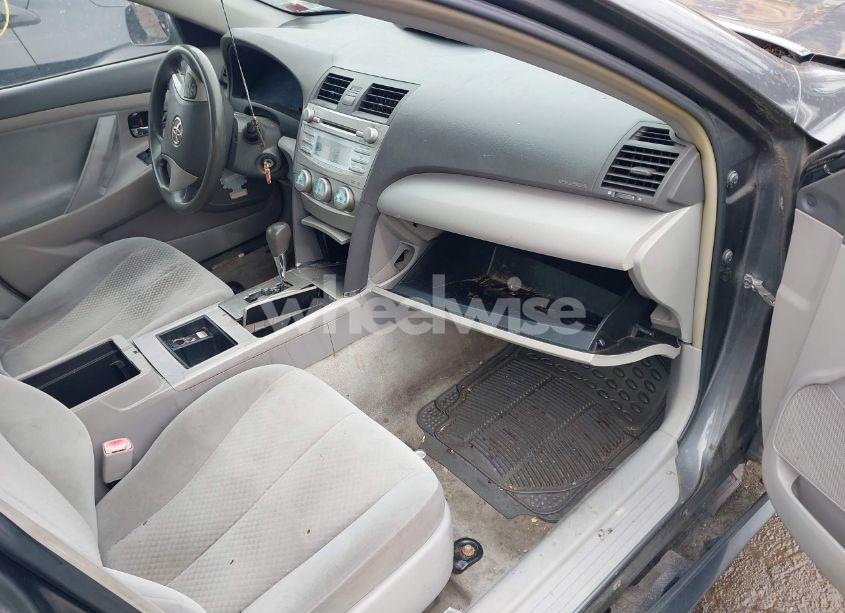 Photo 5 of 2009 Toyota Camry LE (VIN 4T1BE46K99U402031)