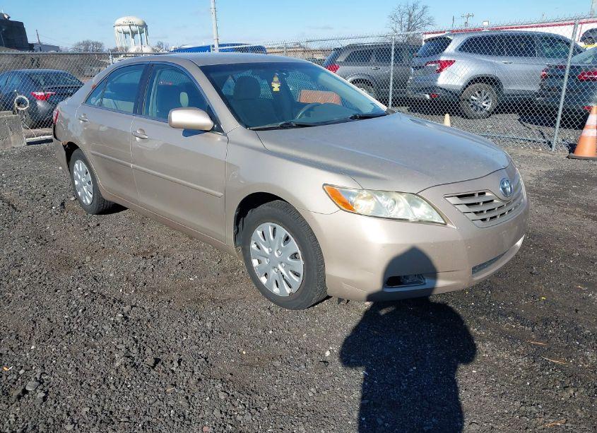 2009 Toyota Camry LE (VIN 4T1BE46K99U915456) main photo