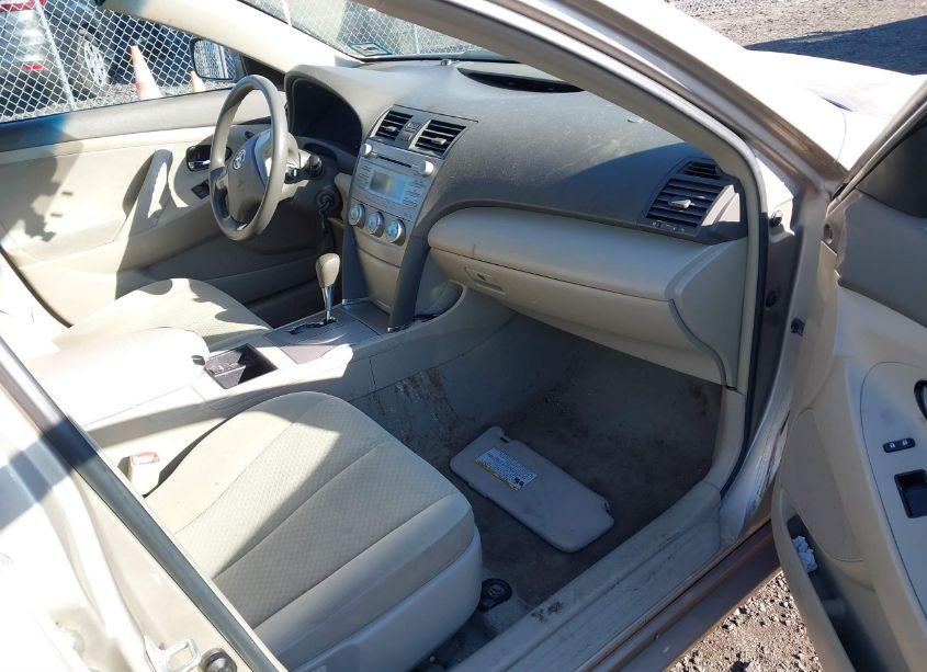 Photo 5 of 2009 Toyota Camry LE (VIN 4T1BE46K99U915456)