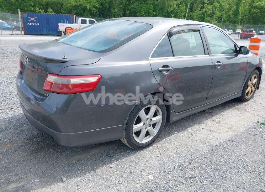 Photo 4 of 2007 Toyota Camry SE (VIN 4T1BE46KX7U028266)