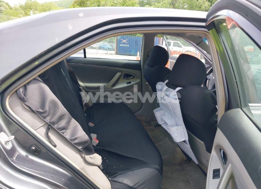 Photo 8 of 2007 Toyota Camry SE (VIN 4T1BE46KX7U028266)