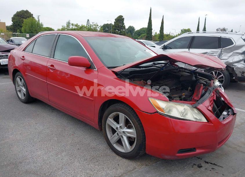 2007 Toyota Camry LE (VIN 4T1BE46KX7U065141) main photo
