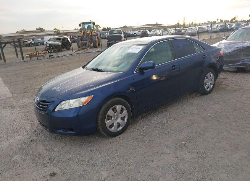 Photo 2 of 2007 Toyota Camry LE (VIN 4T1BE46KX7U101023)