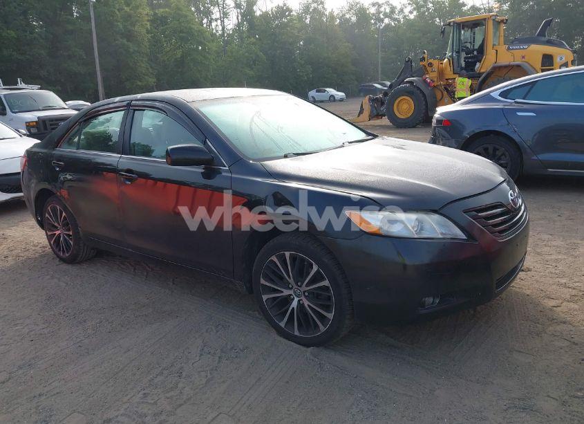 2007 Toyota Camry LE (VIN 4T1BE46KX7U117285) main photo