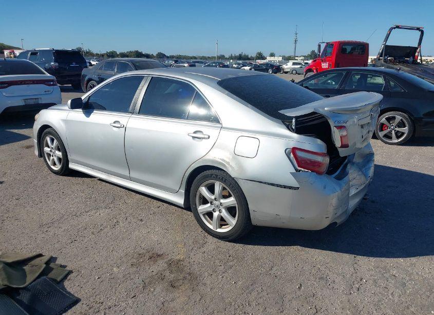 Photo 3 of 2007 Toyota Camry SE (VIN 4T1BE46KX7U122695)