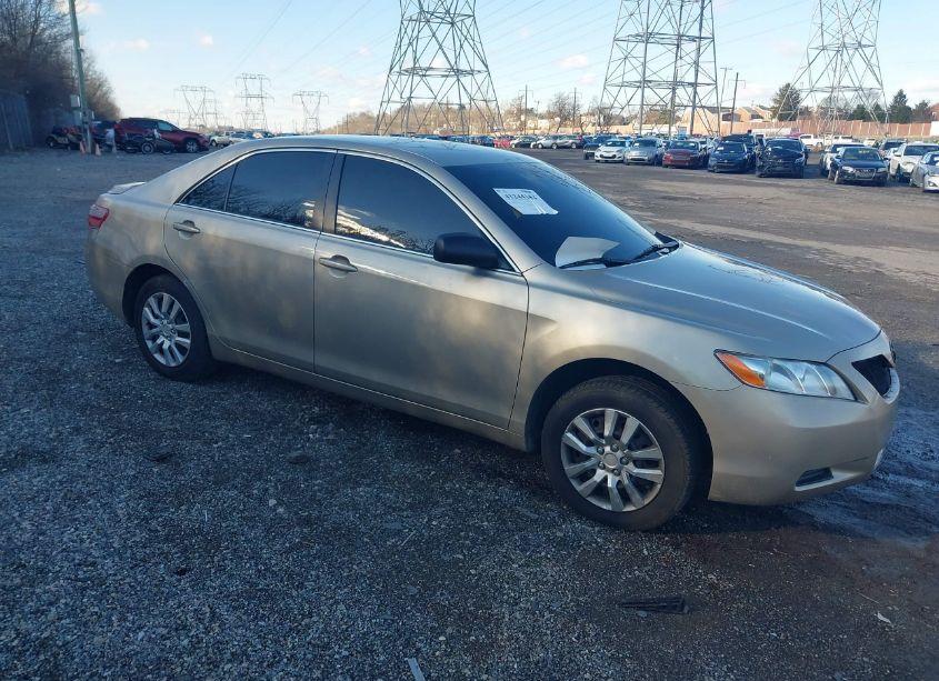 2007 Toyota Camry LE (VIN 4T1BE46KX7U193766) main photo