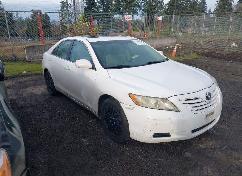 2007 Toyota Camry LE (VIN 4T1BE46KX7U517038) main photo