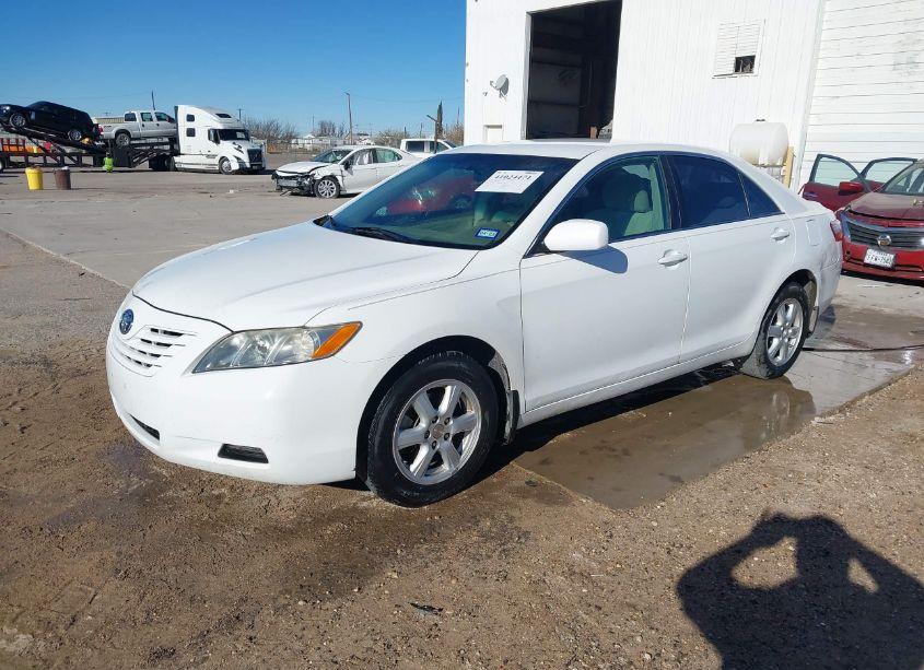 Photo 2 of 2007 Toyota Camry LE (VIN 4T1BE46KX7U541842)