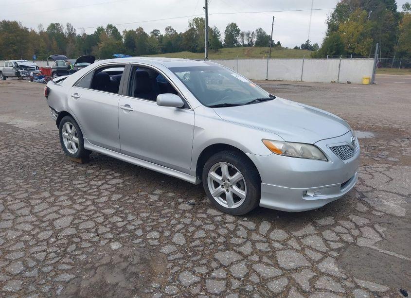 2007 Toyota Camry SE (VIN 4T1BE46KX7U595030) main photo