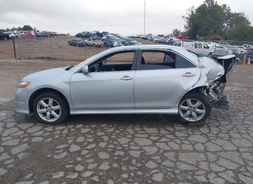 Photo 15 of 2007 Toyota Camry SE (VIN 4T1BE46KX7U595030)