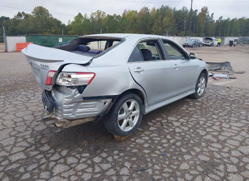 Photo 4 of 2007 Toyota Camry SE (VIN 4T1BE46KX7U595030)