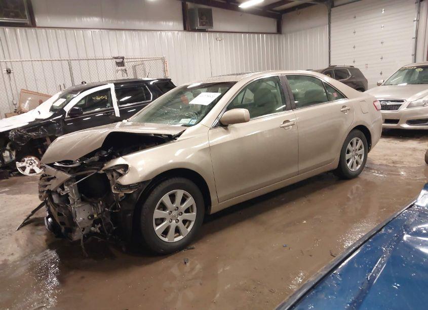 Photo 2 of 2007 Toyota Camry XLE (VIN 4T1BE46KX7U679333)