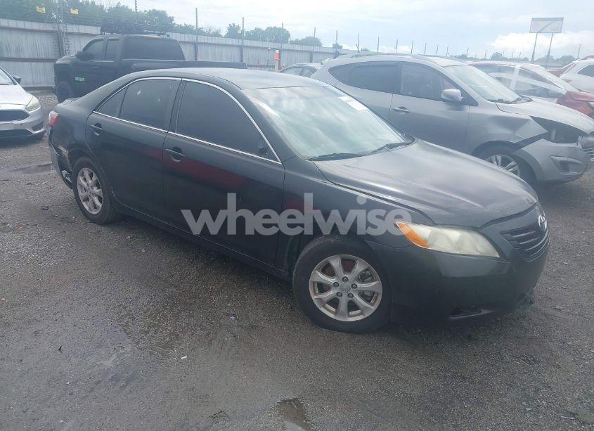 2007 Toyota Camry LE (VIN 4T1BE46KX7U680949) main photo