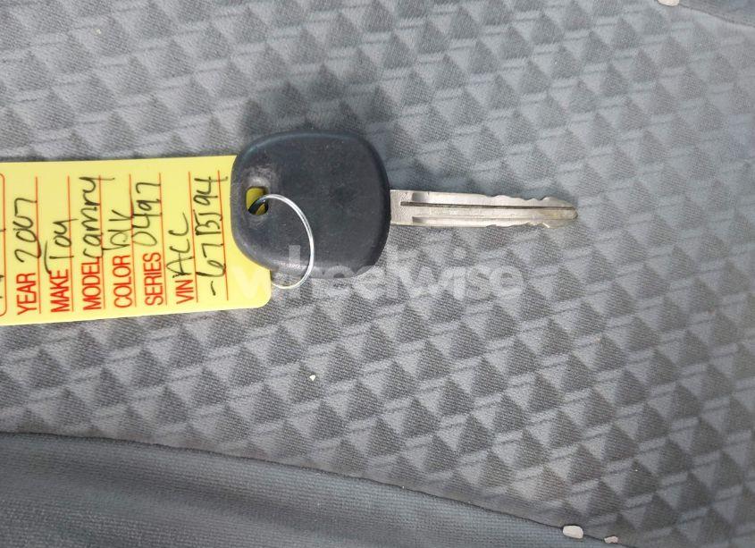 Photo 11 of 2007 Toyota Camry LE (VIN 4T1BE46KX7U710497)