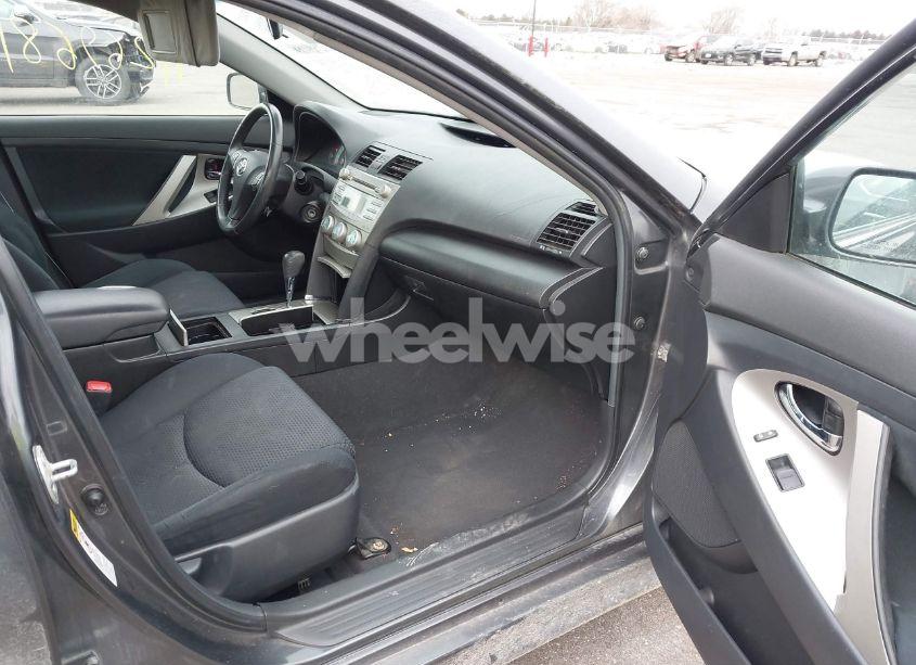 Photo 5 of 2008 Toyota Camry SE (VIN 4T1BE46KX8U732517)